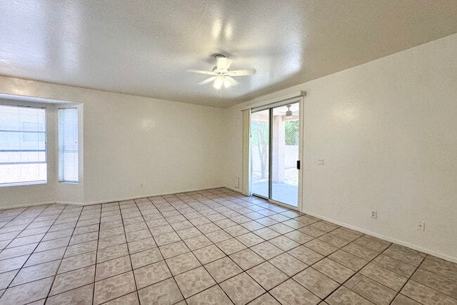 Building Photo - 3Bed/2Bath House at 63rd/Northern Ave! $19...
