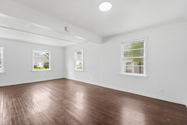Building Photo - 4029 Weisser Park Ave