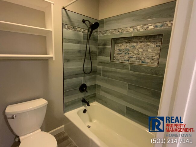 Building Photo - 711 Shea Dr