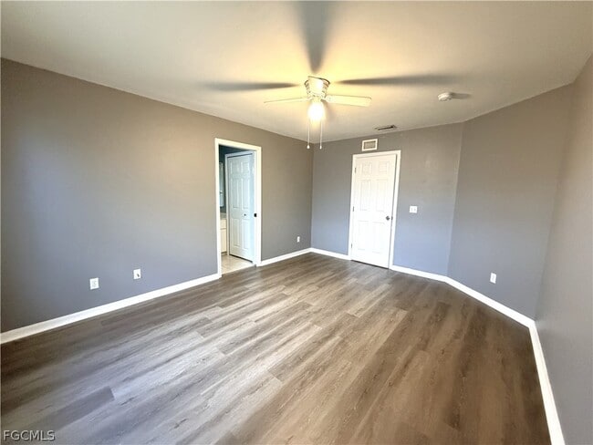 Building Photo - 1127 Diplomat Pkwy E