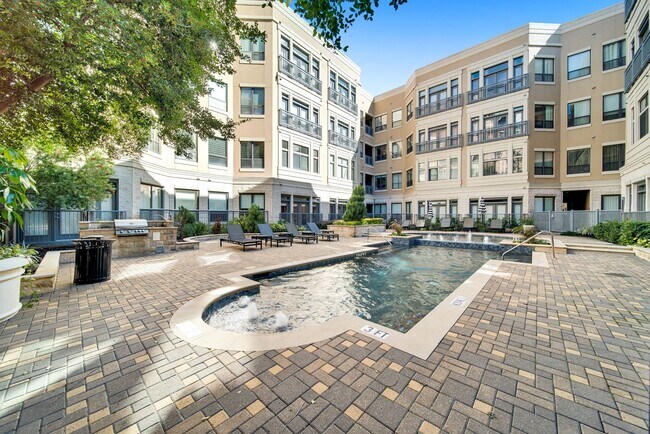 Building Photo - 1901 Post Oak Blvd