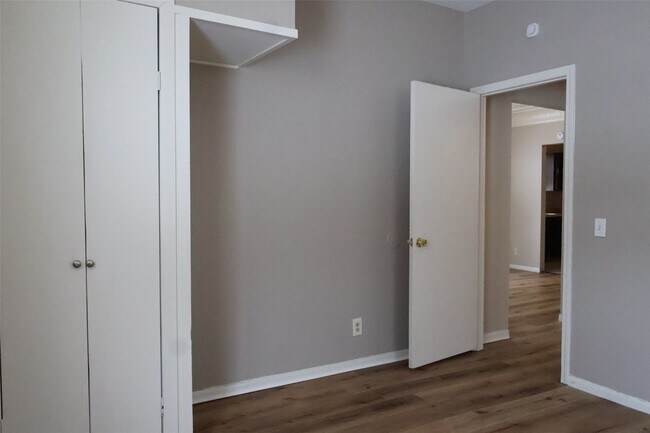 Building Photo - 2126 Lexa Dr