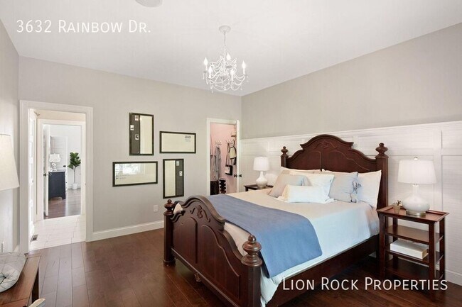 Building Photo - 3632 Rainbow Dr