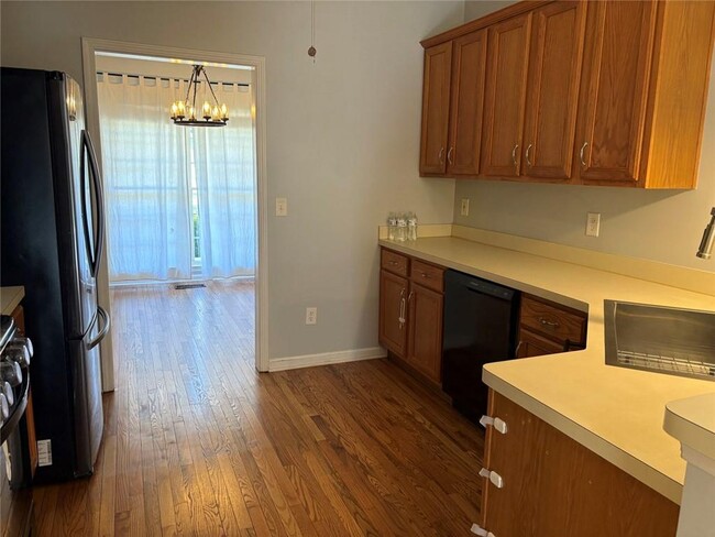 Building Photo - 170 Blue Ridge Dr