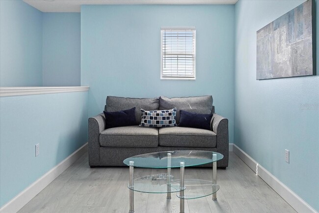 Building Photo - 642 Elderberry Dr