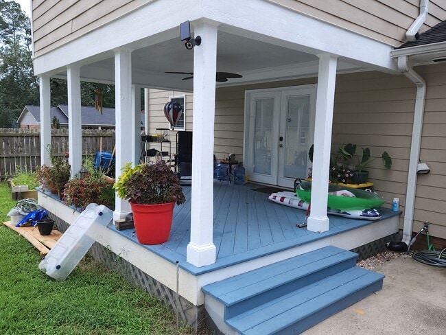 Building Photo - Staycation near everything Fayetteville