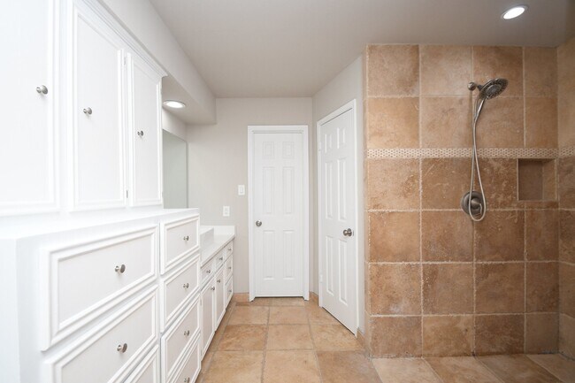 Building Photo - 1526 Barraud Ct