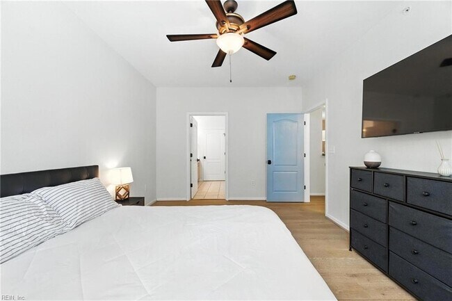 Building Photo - 522 Knolls Dr