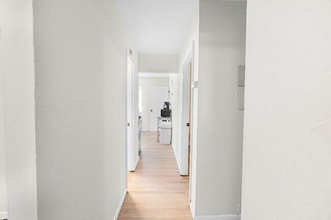 Building Photo - 1509 Brock St