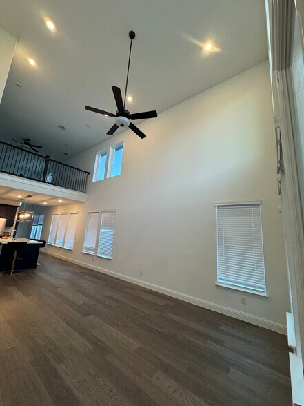 Building Photo - 701 Harmony Trl