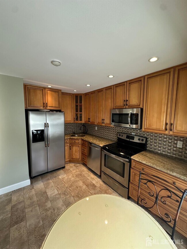 Building Photo - 27B Benjamin Franklin Dr