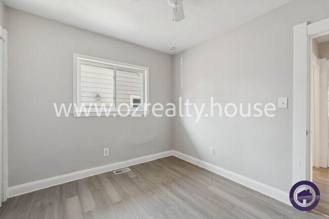 Building Photo - 1214 Slater St