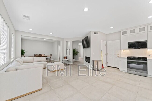 Building Photo - 28654 Silverking Trail