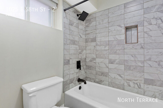 Building Photo - 1025 E 68th St