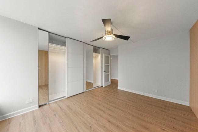 Building Photo - 5455 N Sheridan Rd