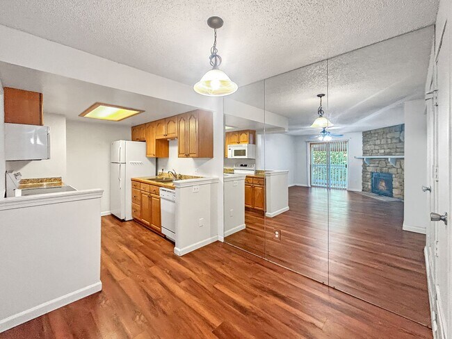 Building Photo - $0 DEPOSIT OPTION. SPACIOUS 2-BEDROOM, 2-B...