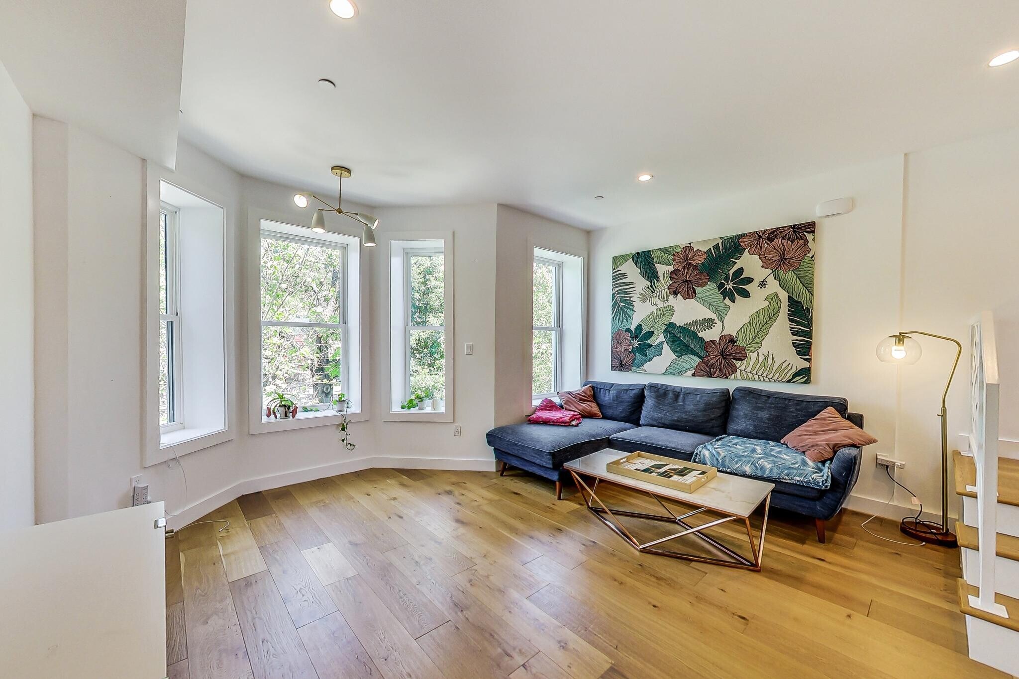 Building Photo - 25 U St NE