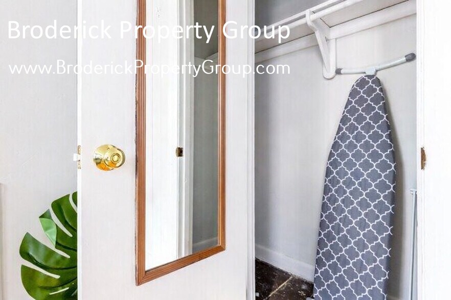 Building Photo - 83 Myrtle St