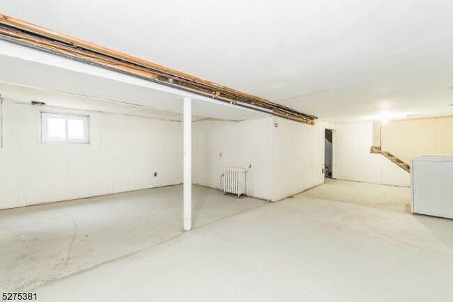 Building Photo - 2721 Vauxhall Rd