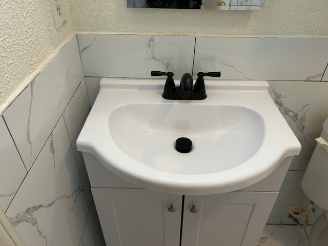 Building Photo - 718 Michelle Dr