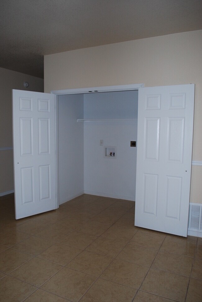 Building Photo - 1700Tru