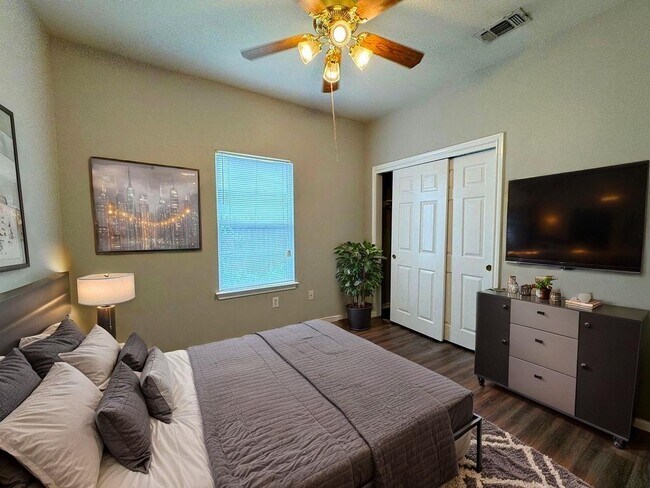 Building Photo - 1717 Constantino Cir