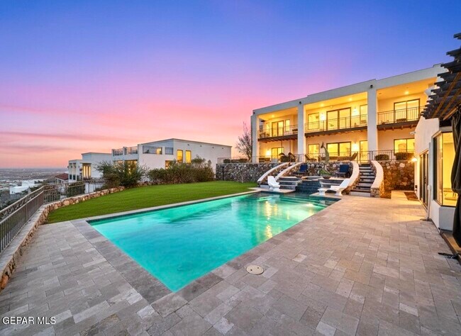 Building Photo - 444 San Clemente Dr