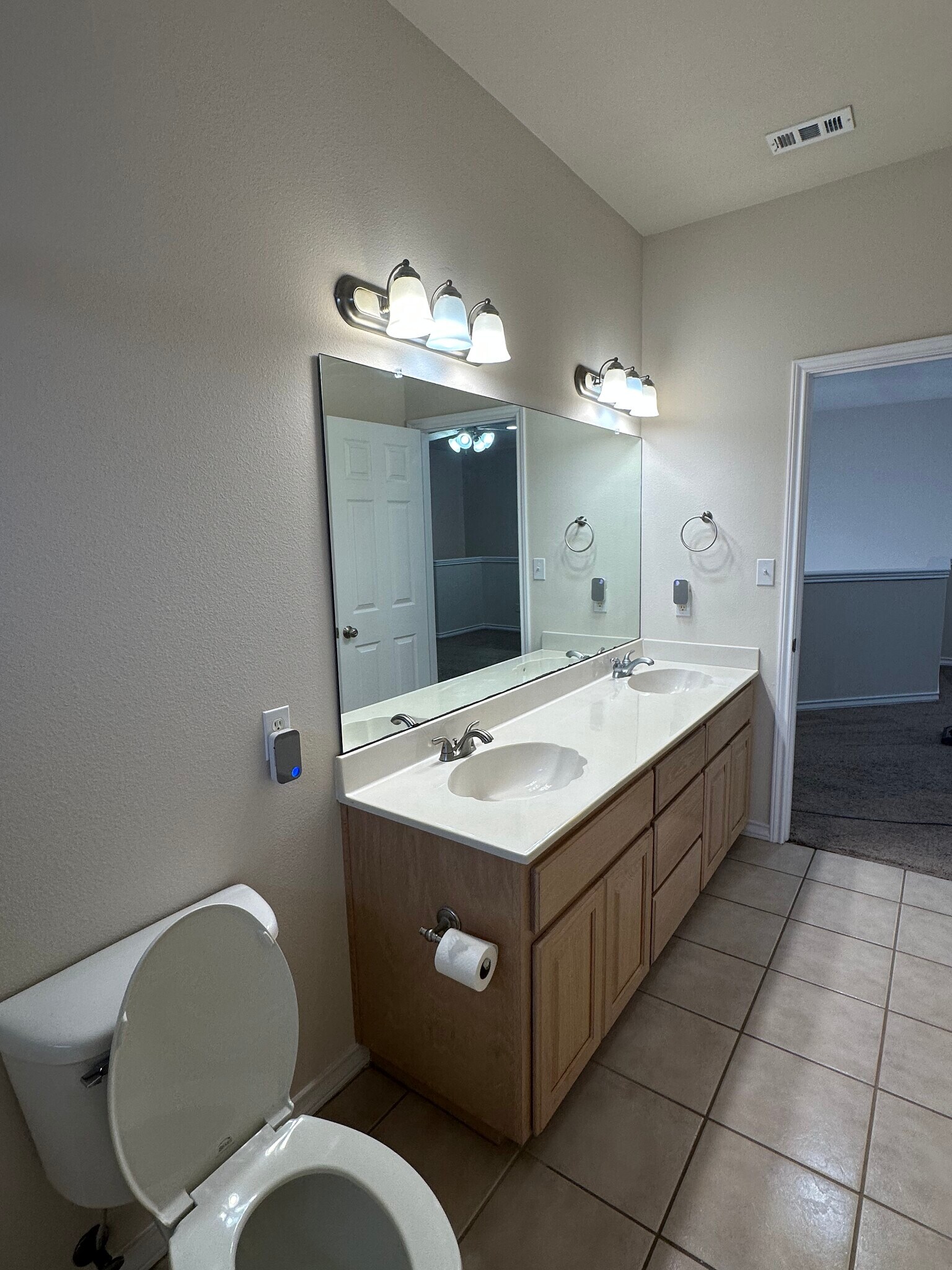 Building Photo - 15505 Palmira Ave