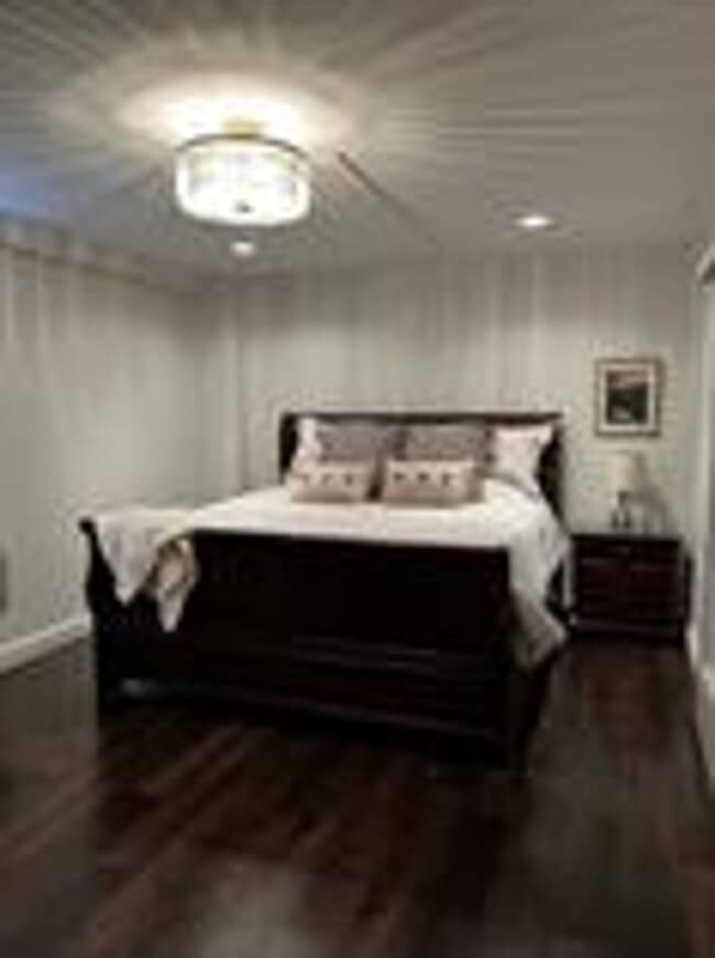 Building Photo - Beautiful Fifteenth floor Furnished one Bedroom with Views