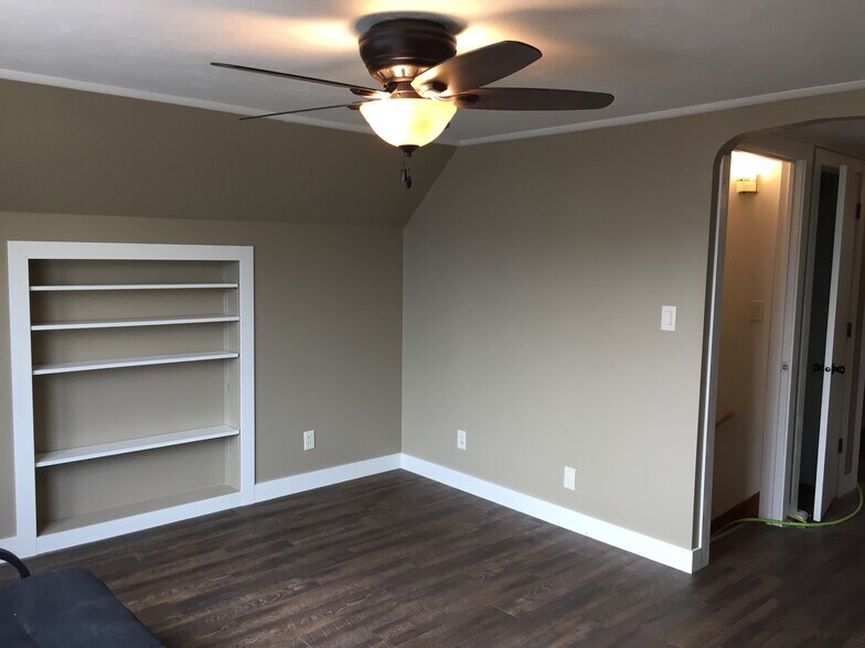 Living room - 835 Warren St