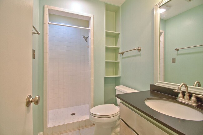 Building Photo - 6489 Hart Ln