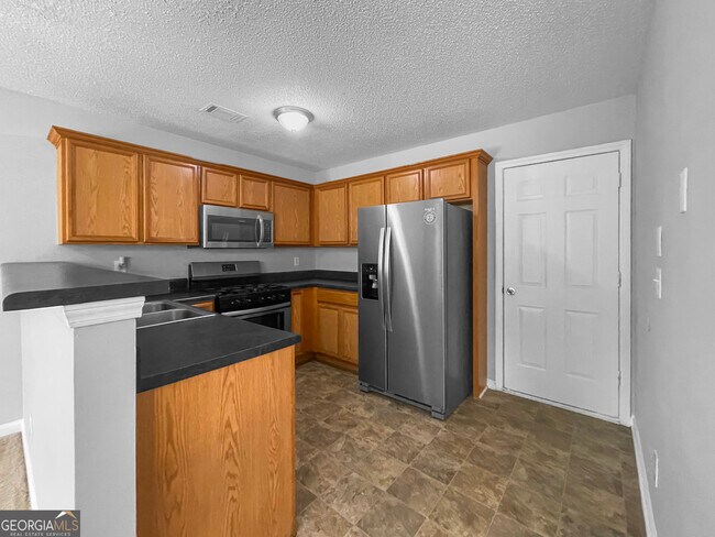 Building Photo - 10 Fieldview Ln