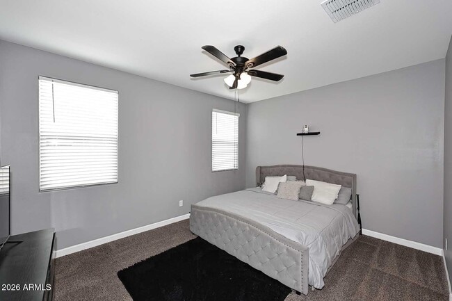 Building Photo - 40020 W Sunland Dr