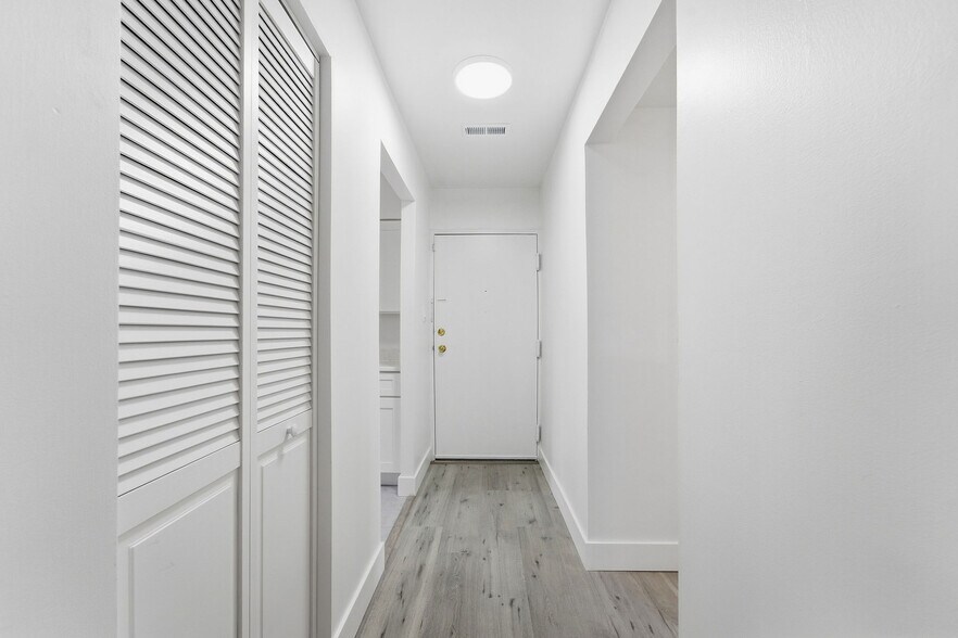 Building Photo - 113 Echelon Rd