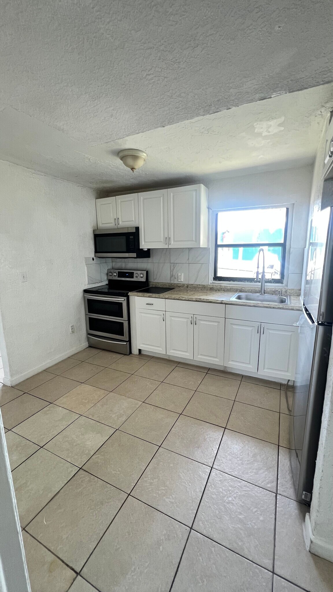 Kitchen - 1742 NW 29th Way