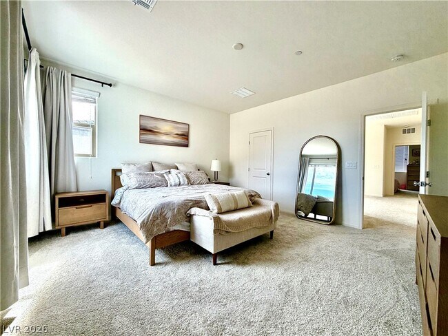 Building Photo - 11852 Black Canary Ave