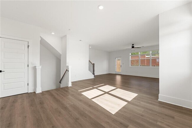 Building Photo - 3571 Overlook Rd NW