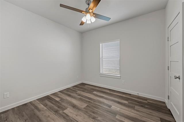 Building Photo - 517 E Heron St