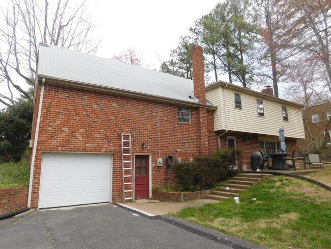 Building Photo - 10201 Garfield Rd