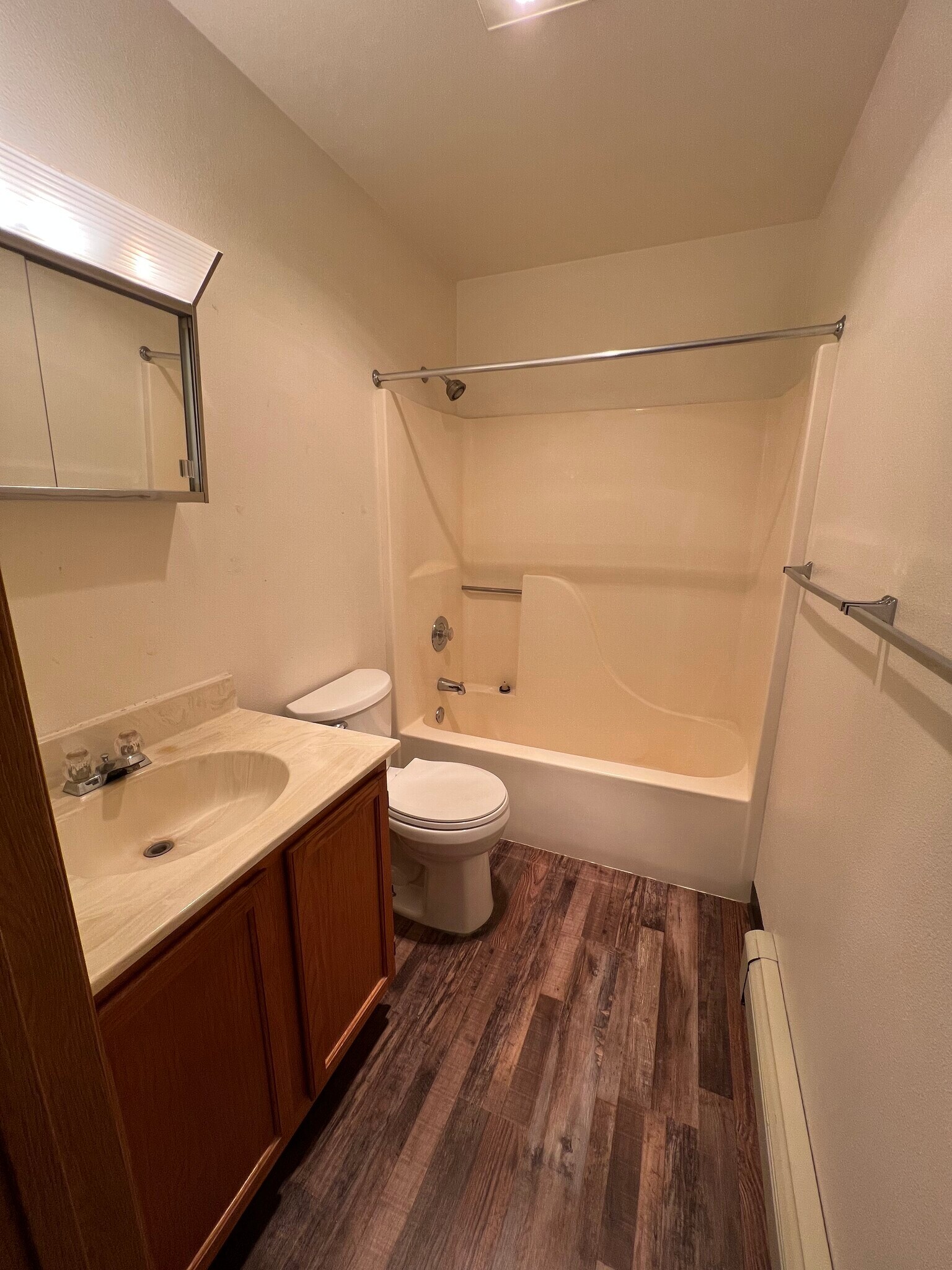 Building Photo - 1526 Lake Elmo Dr