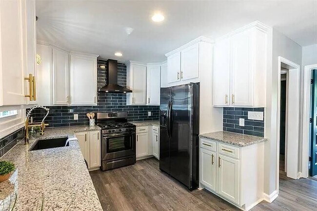 Building Photo - 14 S Eugenia Pl NW