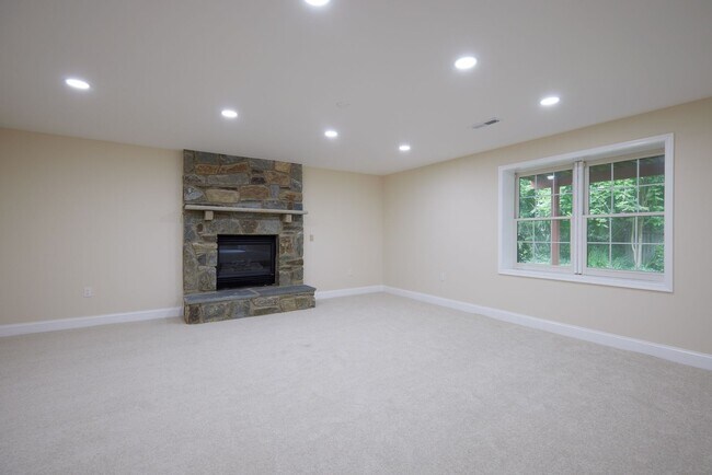 Building Photo - 10607 Farmbrooke Ln