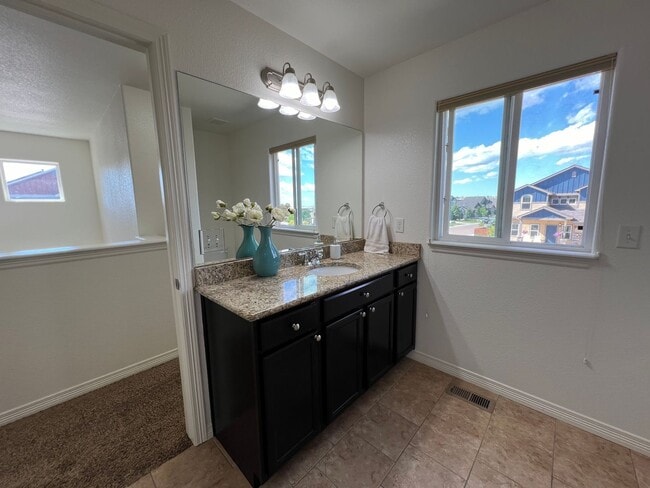 Building Photo - Beautiful 4 Bedroom Home in Meridian Ranch