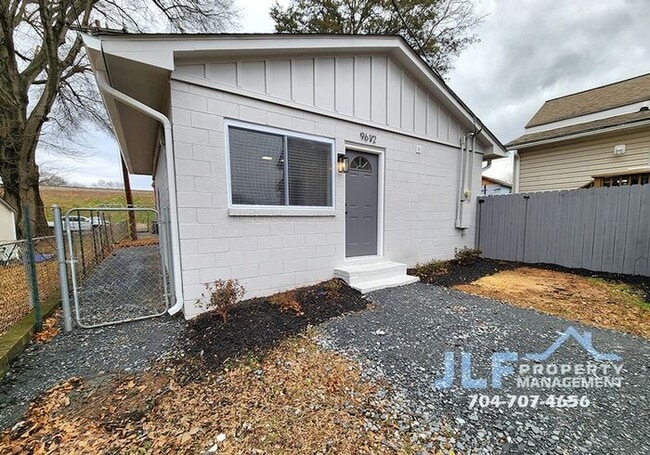 Building Photo - Beautifully Remodeled 1 Bed/1 Bath Home in Cramerton!