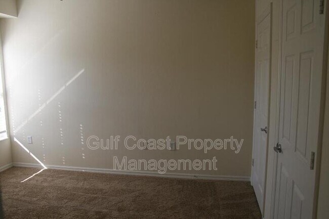 Building Photo - 7652 Plantation Cir