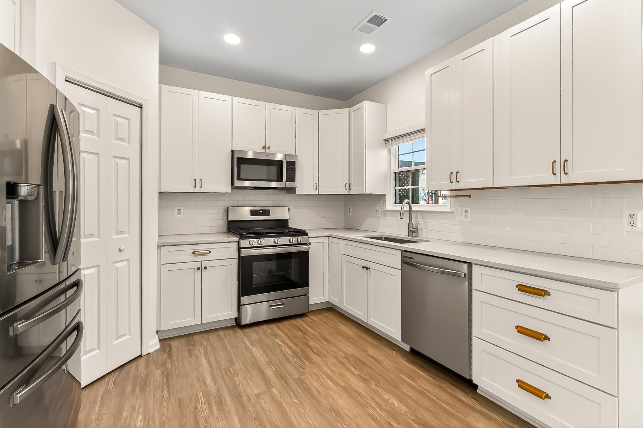 Building Photo - 239 Golden Larch Ter NE