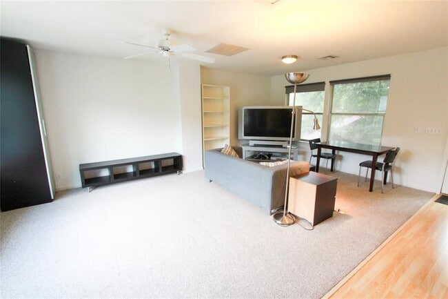 Building Photo - 7910 Ceberry Dr