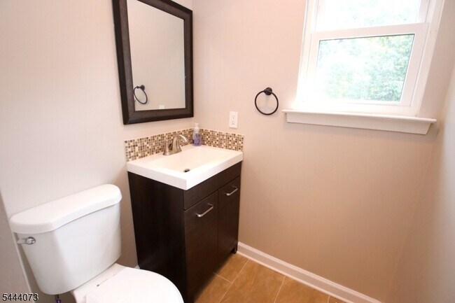 Building Photo - 1404 Normandy Ct
