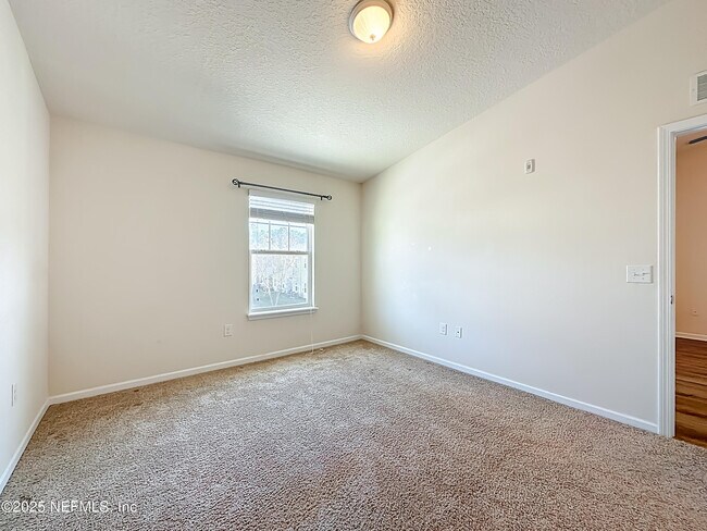 Building Photo - 218 Larkin Pl