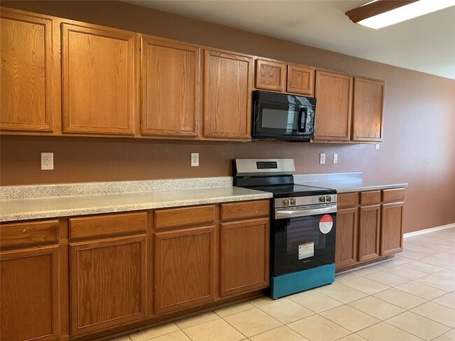 Building Photo - 12870 Pearson Dr